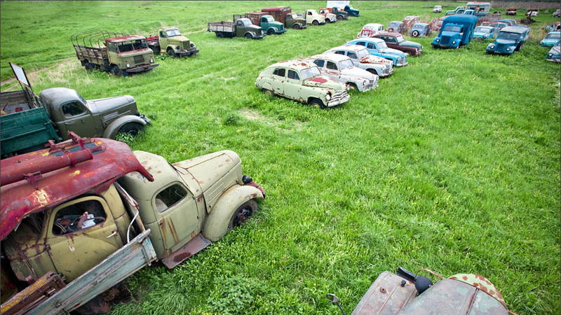 Illustration for article titled Amazing pictures of an outdoor Russian car museum